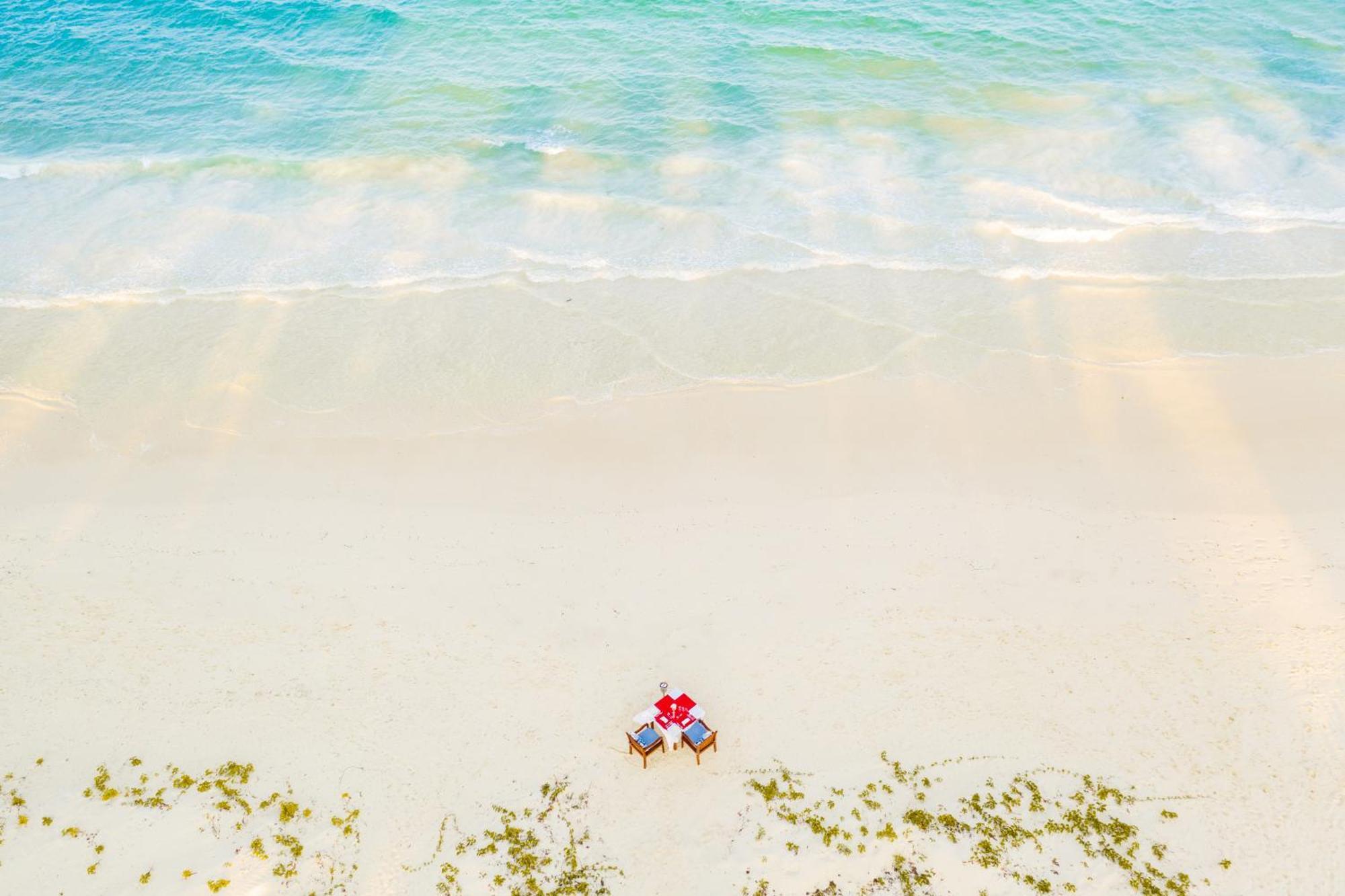 Kisiwa On The Beach Паже Екстериор снимка